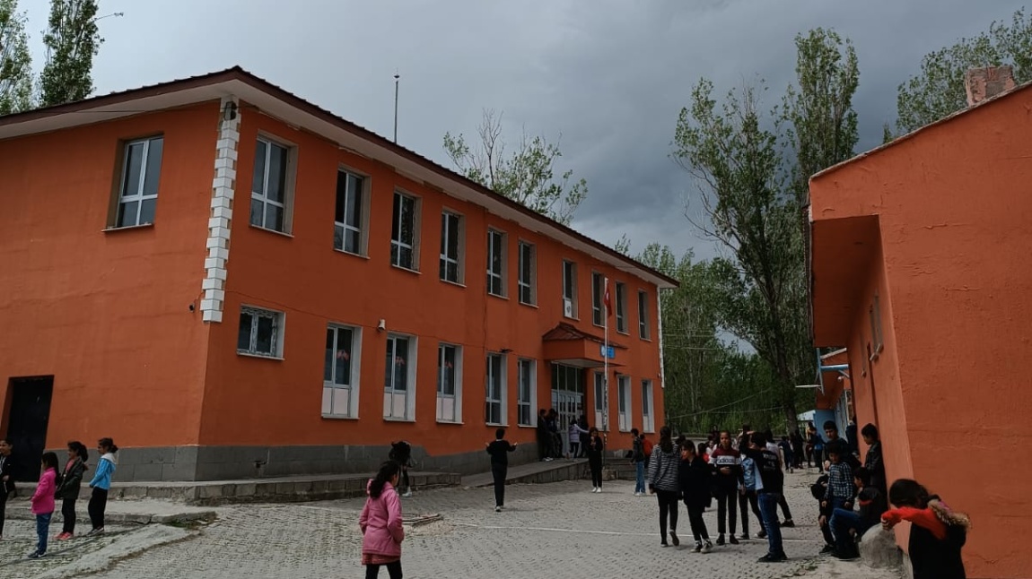 Halil Çavuş Ortaokulu Fotoğrafı