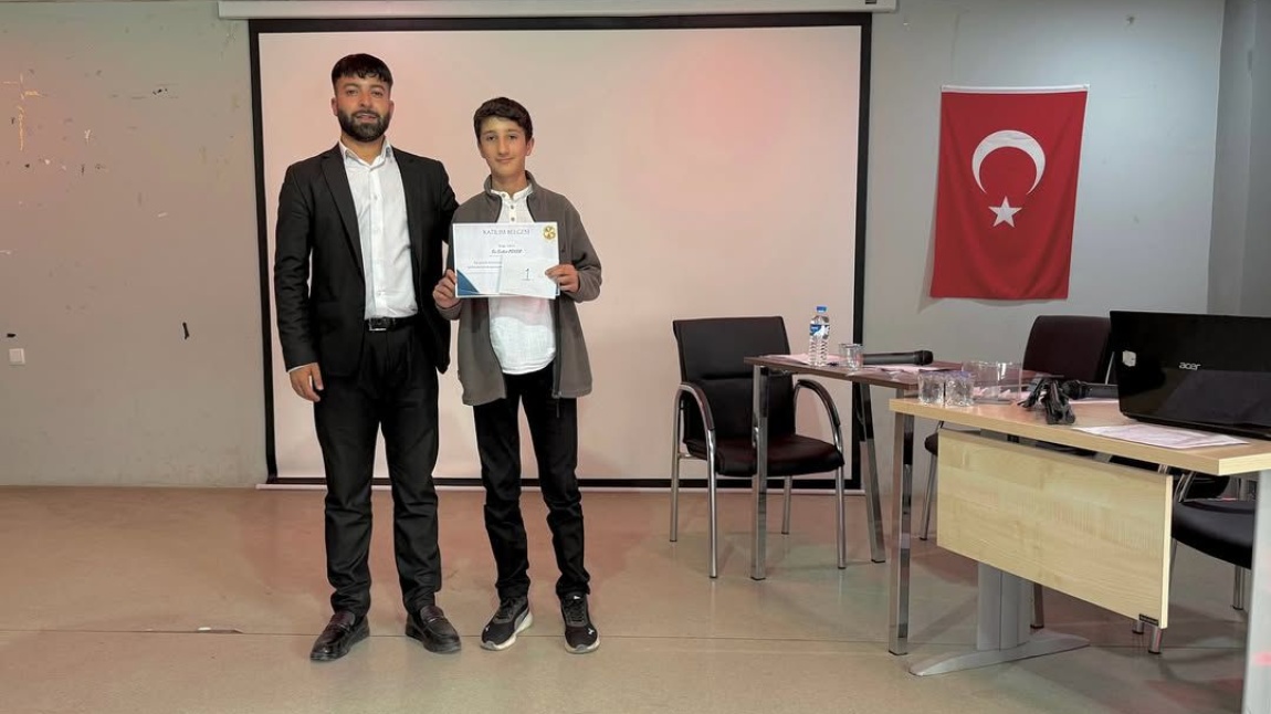 HALK MÜZİĞİ YARŞMASINDA BİRİNCİ OLDUK